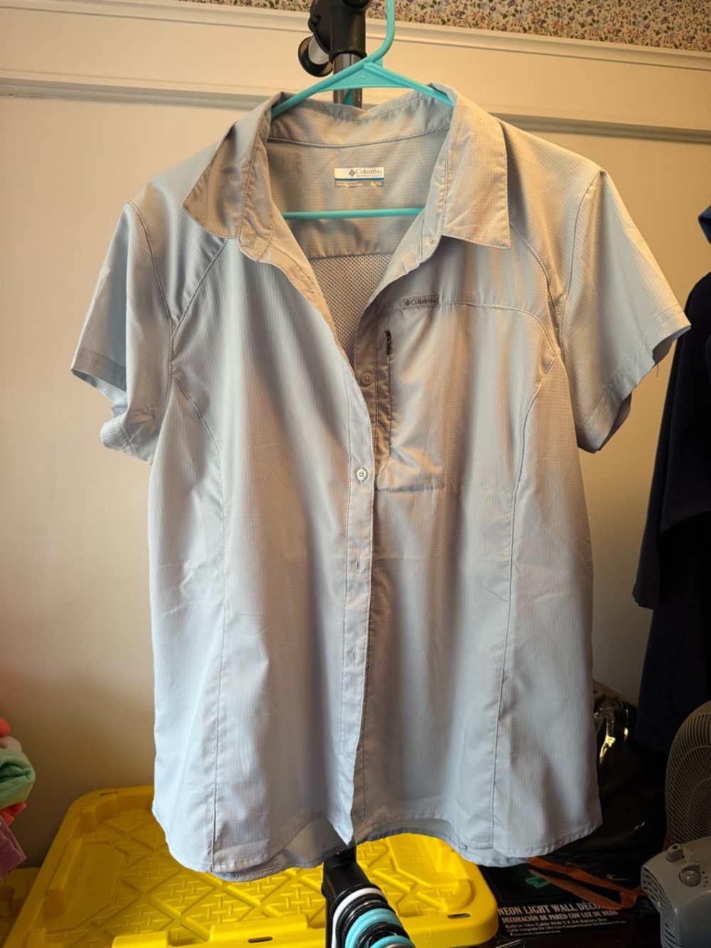 Columbia Light Gray Short-Sleeve Button Shirt